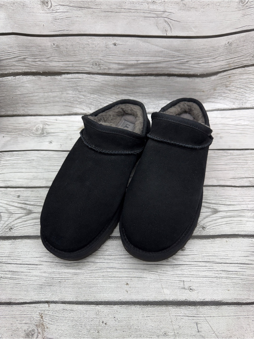 Women’s Black UGG Classic Bootie Slipper Suede Slip-Ons Size 11